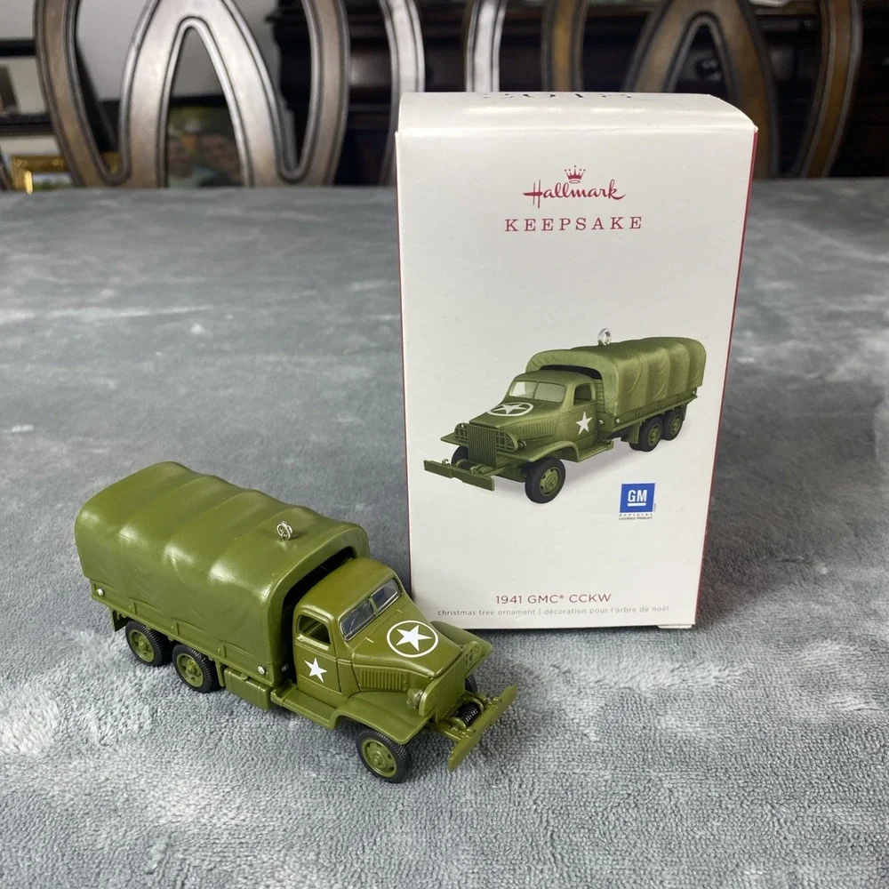 Hallmark Keepsake Ornament 1941 GMC CCKW US Army Cargo Truck